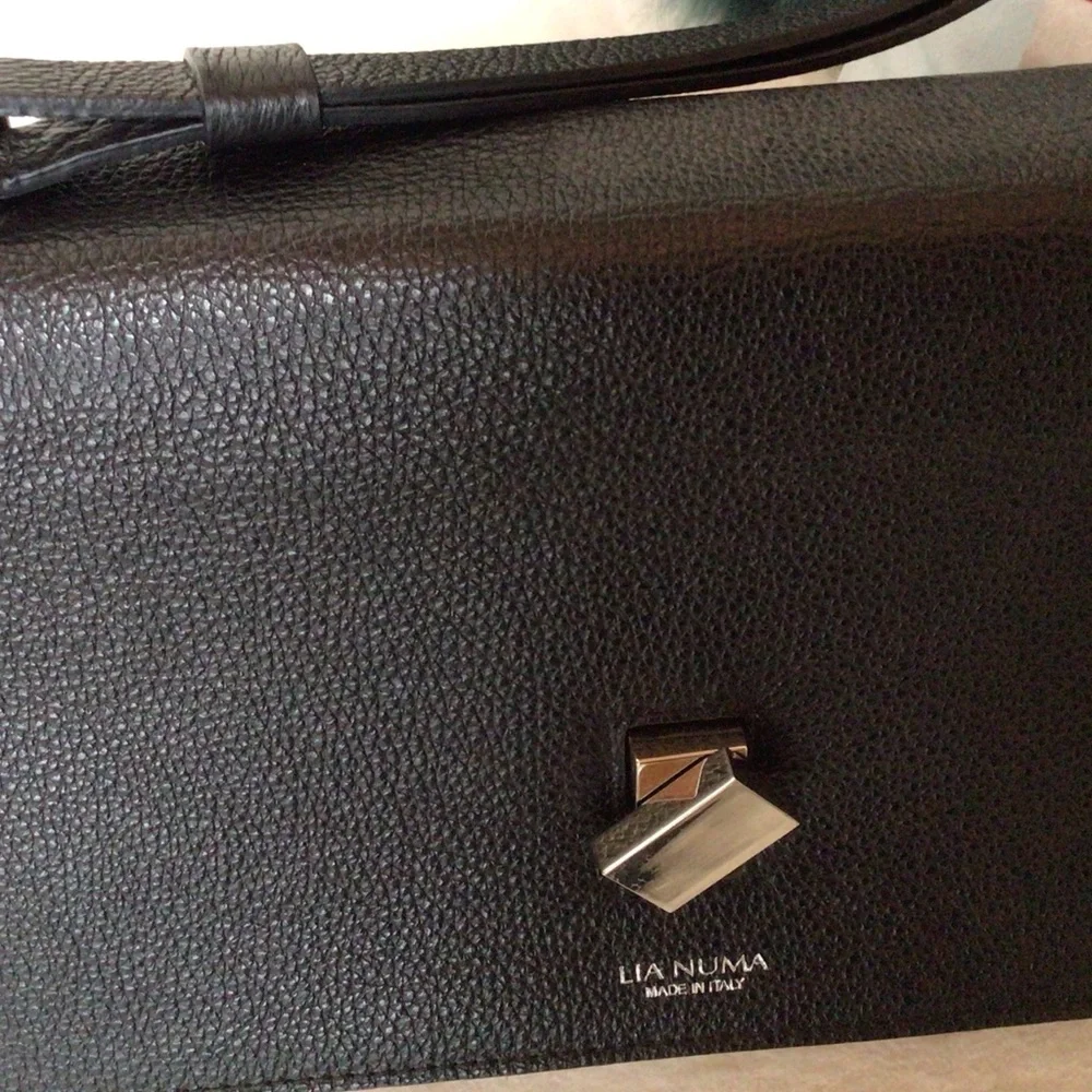 Lia Numa Black leather shoulder/Crossbody Satchel - Picture 6 of 12